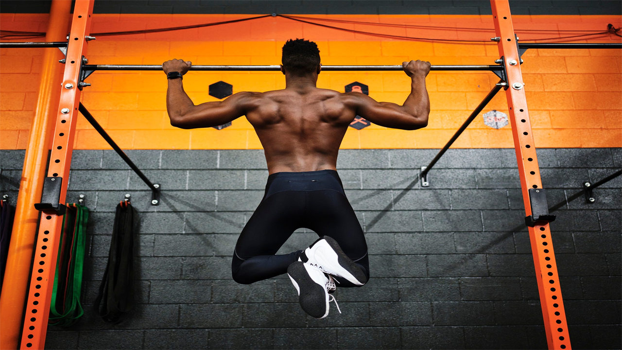 A Strength Coach Shares 5 Exercises That Everyone Does Wrong
