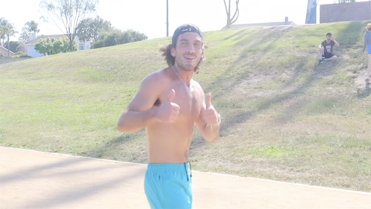 Watch a Distance Runner Attempt to Pass the Mexican Army Fitness Test