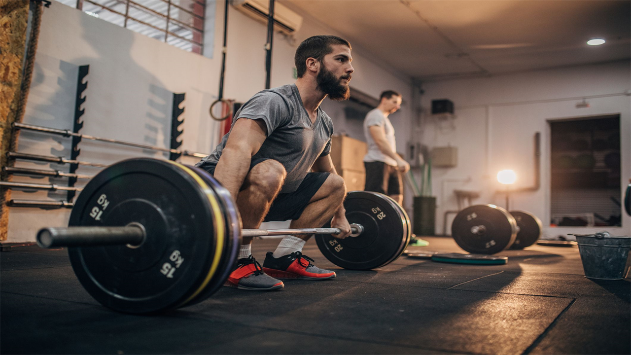 A Top Trainer Explains how to Deadlift for Max Hamstring Gains