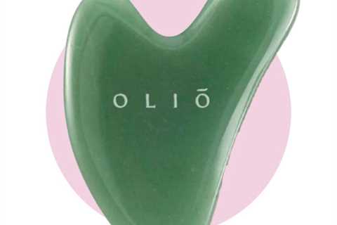 How To Use A Gua Sha Stone To Smooth And Sculpt Skin, According To Dermatologists